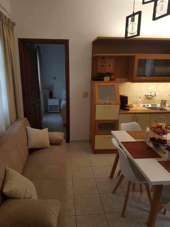 Santorini Family Apartments Kamári Extérieur photo